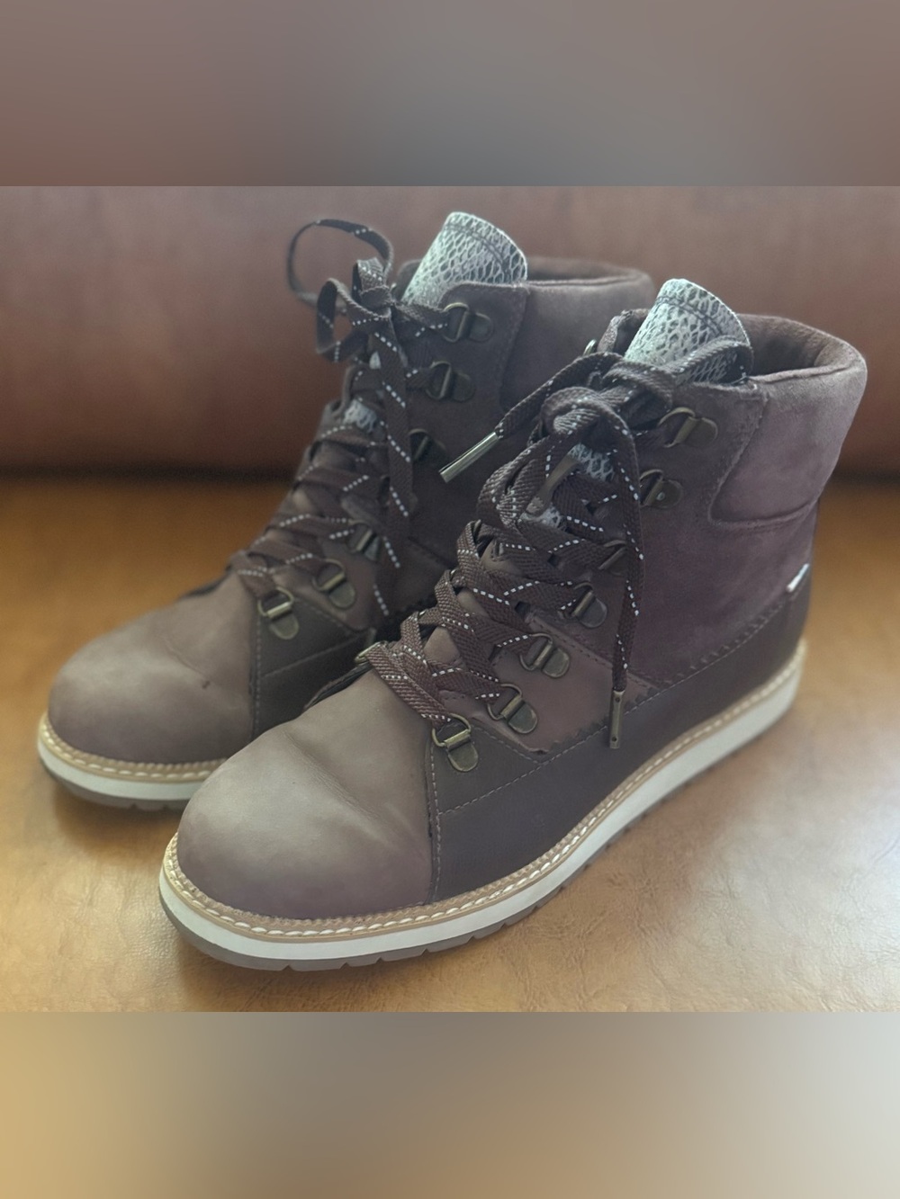 TOMS Mesa Waterproof Lace-Up Ankle Boots Brown Leather Suede Women’s Size 8 EUC - Picture 2 of 9